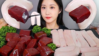 [ONHWA] Raw liver + raw beef bone marrow chewing sound!🥰