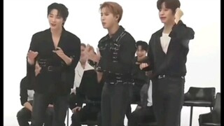 【straykids】حول أقصى حدود أغاني الأطفال الساحرة (مراجعة)