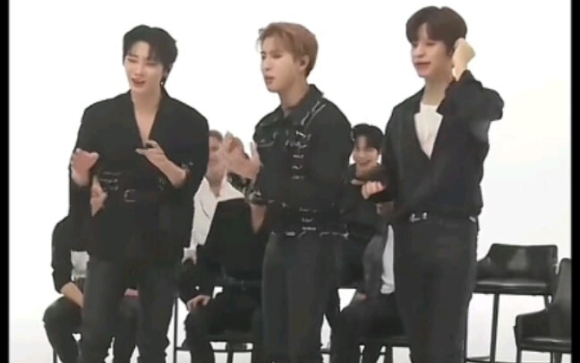 【straykids】حول أقصى حدود أغاني الأطفال الساحرة (مراجعة)