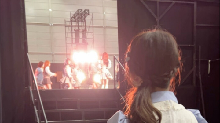 在后台跟跳了久しぶりのリップグロス