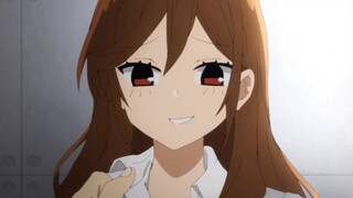 Satu tendangan memberi Hori-san beberapa atribut aneh.