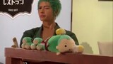 [Tokyo Tower One Piece] Dua orang bermain dengan boneka perut para tamu