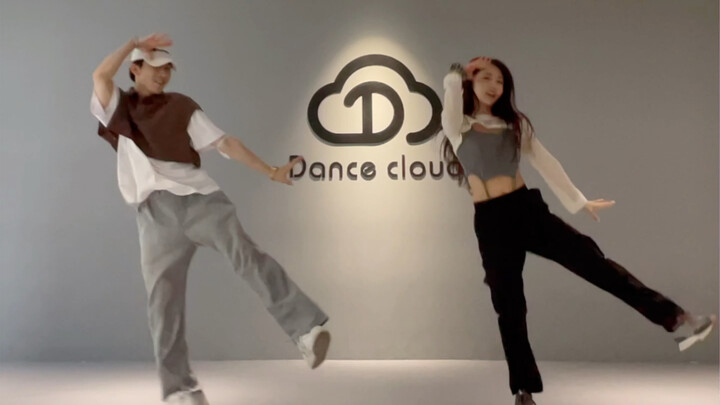 Cai Yubing, Cai Bing & Jing Wen cover dance to ITZY's "Sneakers"