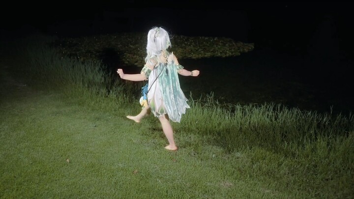 ناشيدا يركض ويقفز