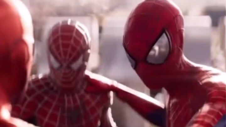 Đây mới là cảnh ba thế hệ cùng xuất hiện thực sự!