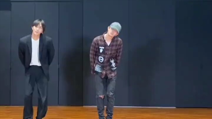 ENHYPEN's Lee Hun and Yang Jinhua cover BTS's DOPE!