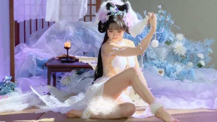 Taking a 3-pound giant to the dance floor for the first time...