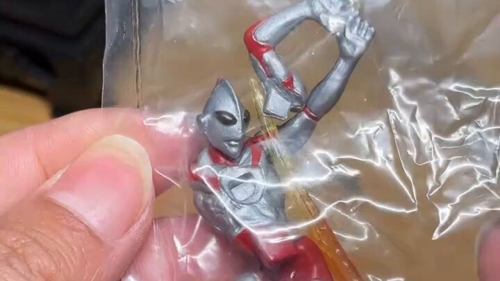 Is this true? How can we make toys from decades ago? Famous scenes from the original Ultraman series