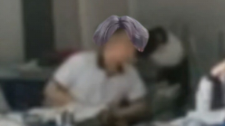 استراحة الغداء، لكن فقط لأن سيارة كاري تهتز