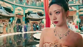 The beauty was so beautiful that the ghost king took a fancy to her and dragged her directly into th