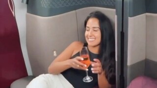 คนรวยทำอะไรบนเครื่องบิน