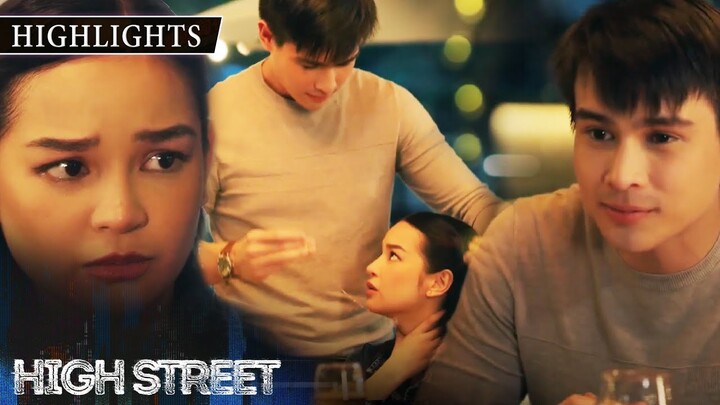 Roxy refuses Kevin's gift | High Street (w/ English Subs)