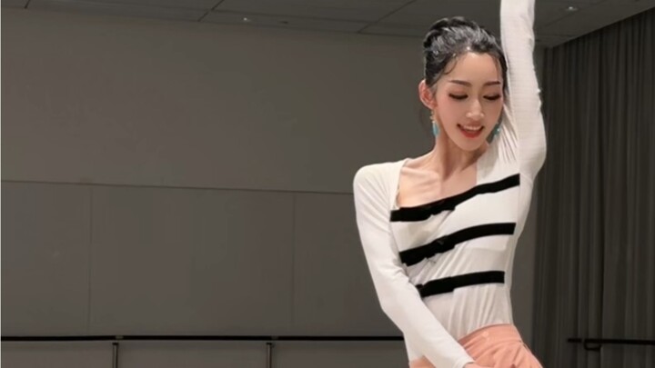 การสลายตัวของสาวๆ มาแล้ว! "ลูกสาวตระกูลได ฝนตระกูลได" | วิดีโอการสลายตัวของกระจก (ช่วงเต้นรำสุดท้าย)