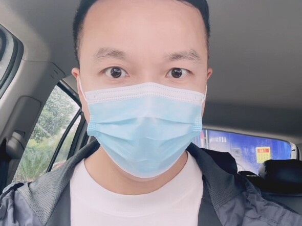 Online intermediaries are using Xiaohongshu to buy babies at rock-bottom prices and resell them for 