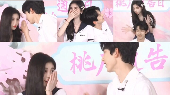 ใครว่าพวกเขาไม่มีเคมีคู่! เธอทำตัวอ้อนเขา ทำไมถึงได้ขี้อายขนาดนี้นะ กระซิบพูดเบาๆ พิงไหล่ ส่งสายตาหว