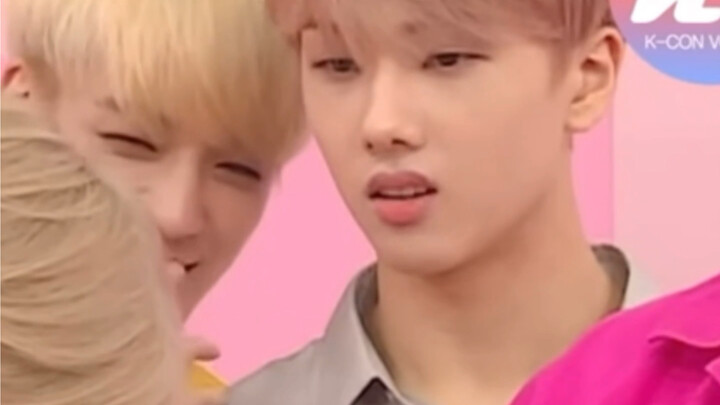 吃   无   共   感