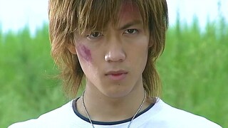 Those main riders who use other people's transformation devices, Shinji Little Angel transforms into