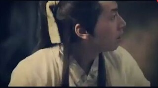 Tôi kinh ngạc khi thấy Ân Chí Bình muốn quấy rối dì tôi. Tôi thương tiếc anh ta một lúc.