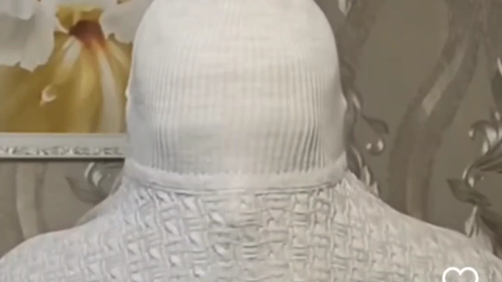 เวลาคุณเปิดกระเป๋าหนัง มันจะเป็นแบบนี้: