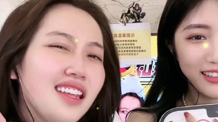 Chắc chắn là A Zhen ghen tị với Wanning nên mới nói vậy.