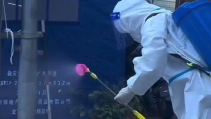 Hardworking white-clad heroes, thank you!