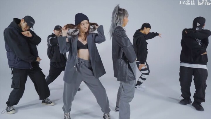The dance of the crazy cool Gai Jia Ge [Meng Jia] Sold Out is on fire and mixed cut is A! You are go