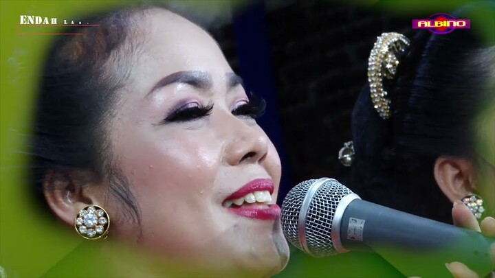 "SAMBUNG WANCI DALU" mak NYESSS bareng nyi FAHMI sinden VIRAL.