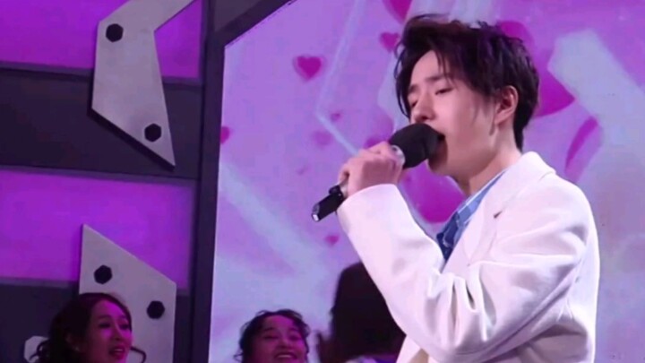 【Wang Yibo】Yibo menyanyikan lagu "Qing Fei De Yi", suaranya sangat merdu