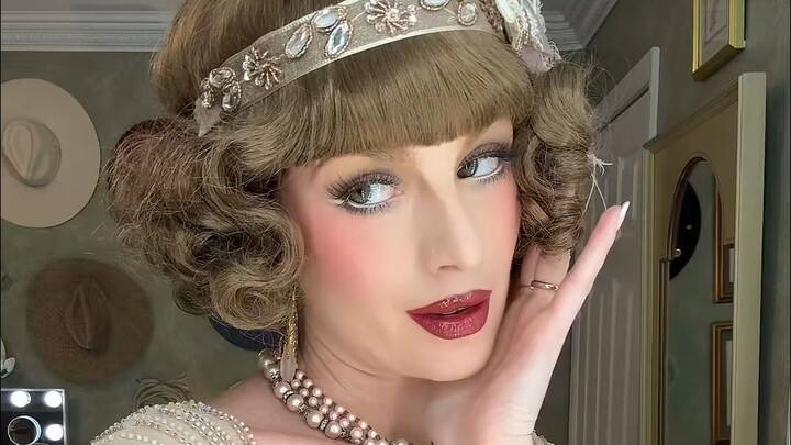 Which vintage bridal gown suits my sister best?