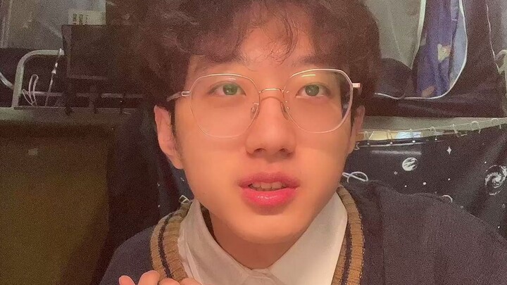 Cái gì?? Tôi lên hot rồi à? Đứng thứ sáu toàn trang?