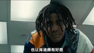 女孩刚出生就拥有了光速，在她的眼中，整个世界都是静止的