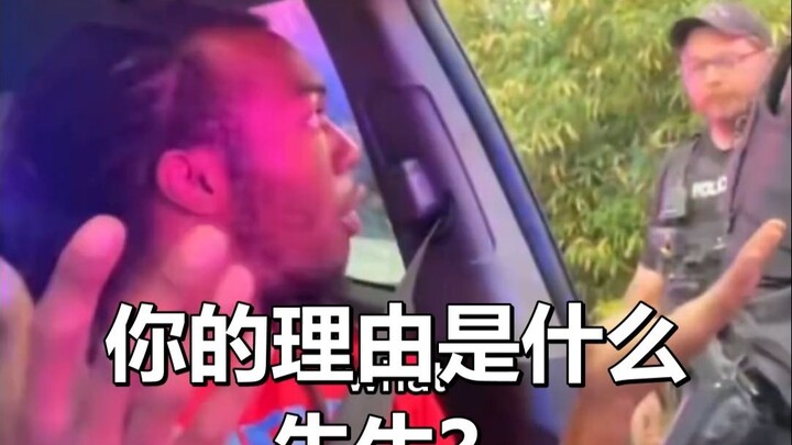 U.S. police teach a Black man a lesson, letting him experience “civilized law enforcement.”