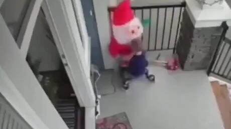Golden Experience Requiem vs Santa Claus