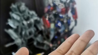 Creating the most perfect movie pillar in mind - 30 dlx Optimus Prime transformation record