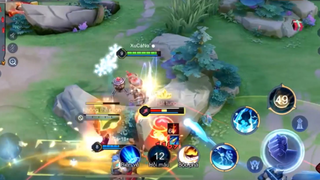 Cận cảnh màn chăm sóc đặc biệt không cho Aleister chơi game của cậu bé Max #Lienquanmobile