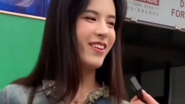 كنت أظن أنه سيقول إن تكلفة العملية بعشرات الآلاف، لكن يبدو أنني كنت محدود التفكير؛ السروال الذهبي ما