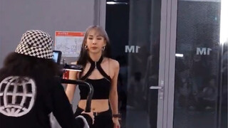 [Fan Shot] มินะ มยอง กลับมาสอนหน้ากำแพงสีเทาอีกครั้ง｜VIVIZ-Untie Choreography