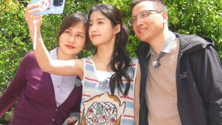 Sebenarnya keluarga seperti ini justru lebih bikin aku terharu daripada keluarga tajir melintir, huh