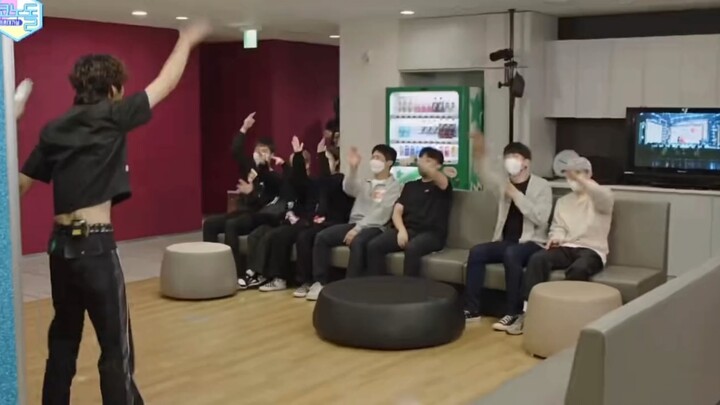 التعويذة التي غناها كاي تشان مع المعلّمة دياو رائعة إلى حدّ لا يُصدَّق!!! لم أستطع التوقّف عن الاستم