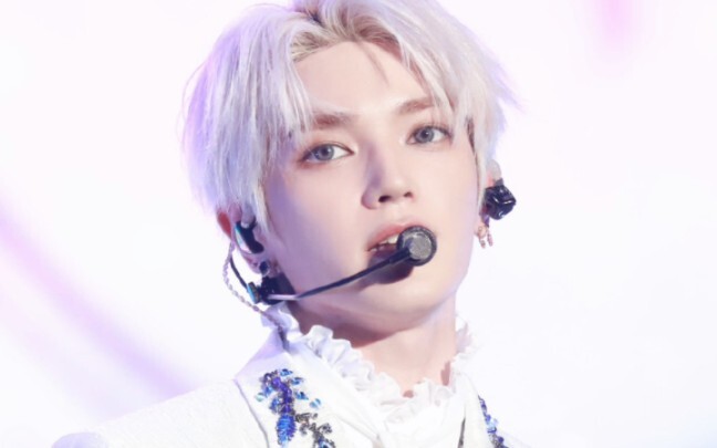 Japan SMTOWN “Zoo” stage—Taeyong’s eyes are shining!