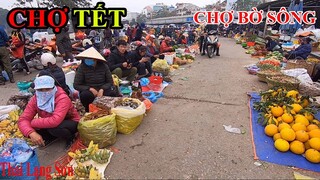 Hỏi Giá Các Mặt Hàng Tết Và Không Khí Nhộn Nhịp Sắm Tết Của Người Dân Chợ Bờ Sông Tết 2022