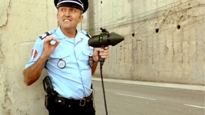 عندما قاد الشاب سيارة الأجرة بسرعة تصل إلى 306 كم/ساعة، انفجر حماه من الضحك فور ركوبه السيارة على ال