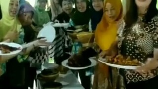 dibalik hidangan yang lezat pasti ada koki yang hebat