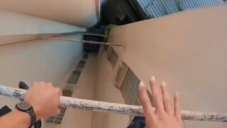 هل ذلك بسبب مهاراته القوية أم بنيته الجسدية القوية؟