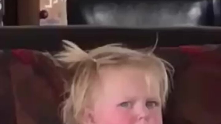 Em bé Mỹ này giống hệt ai vậy?