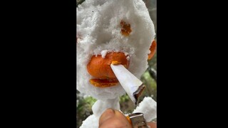 堆个雪人告诉你吸烟的后果：吸烟有害健康