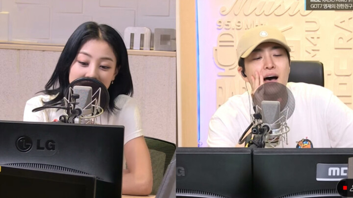 Jisoo and Youngjae Duet “Marry You”!