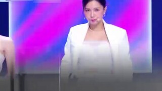 Thật không dễ dàng để được đứng trên sân khấu sau 8 năm, nước mắt lưng tròng @曹璐LuLu 🥹🥹