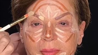 How powerful is makeup artistry: it can instantly transform an ordinary auntie into a sophisticated