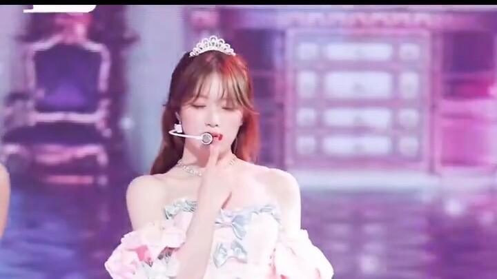 ไอดอลสาวสุดแซ่บแห่งวง Five Generations หวู่ชาง เข้ามาด้วยความบังเอิญด้วยหัวใจแก้วใส